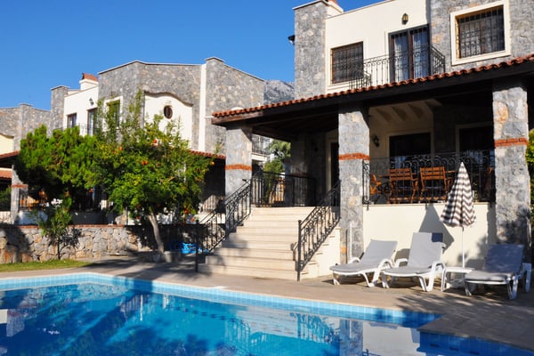 Villa Pati, Altı Kişilik, Geniş Havuzlu, Doğa İçerisinde Villa 3