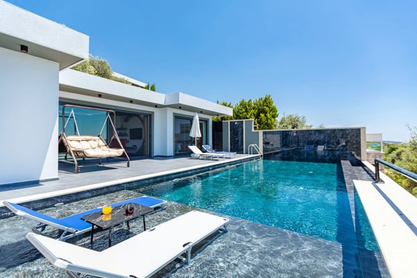 Villa Pax-2, Kalkan Bölgesinde, 4 Kişilik, Korunaklı Havuzlu ve Jakuzili 1