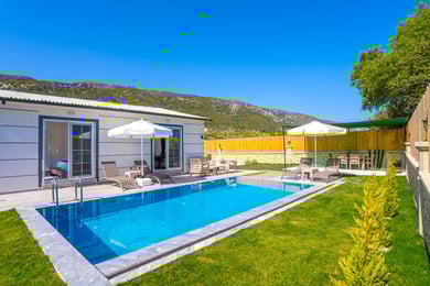 Villa Petra-2, İki Odalı, Korunaklı ve Jakuzili 3