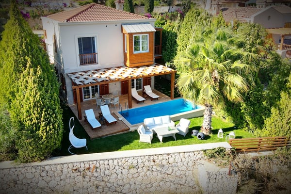 Villa Neşe-2, Kalkan Bölgesinde, Deniz Manzaralı, Üç Odalı ve Özel Havuzlu 1