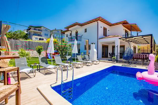 Villa Mayi, Kaş Bögesinde, Üç Odalı, Korunaklı Villa 1