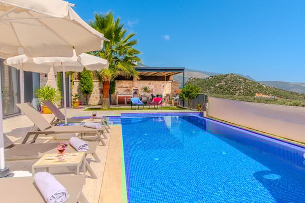 Villa Rosalinda, Kalkan Bölgesinde, İki Odalı, Jakuzili, Doğa İçinde Villa 3
