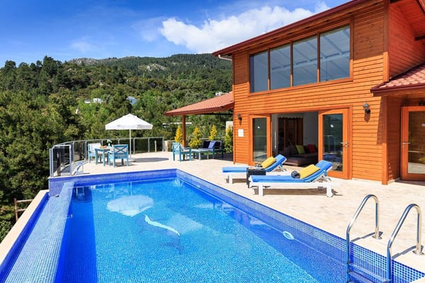 Villa Bounce, Deniz Manzaralı, Korunaklı Yüzme Havuzlu, Jakuzili Balayı Villası 1