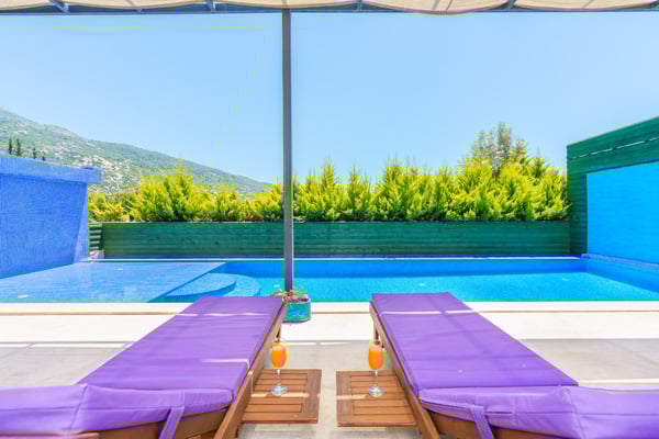 Villa Safran-2, İki Havuzlu, Doğa İçerisinde, Lüks Muhafazakar Villa 3