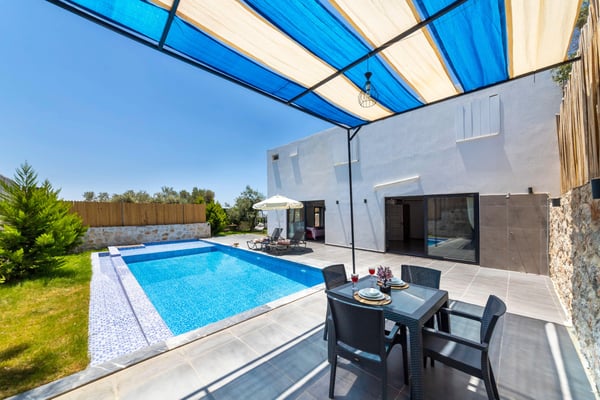 Villa Yek-2, Jakuzili, Korunaklı Havuzlu, Balayı Villası 1