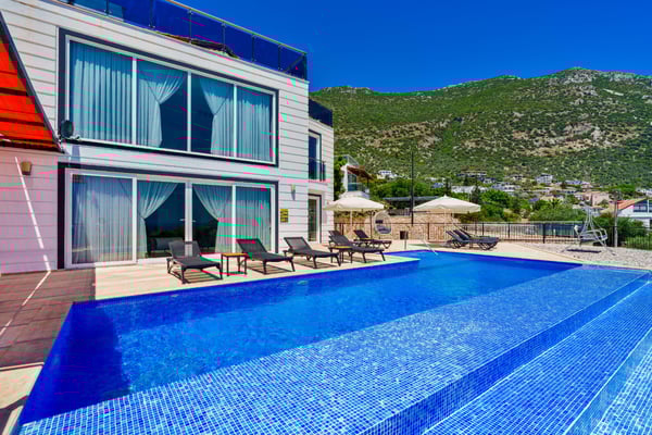 Villa Cream, Kalkan Merkezde, Deniz Manzaralı ve 6 Odalı 1