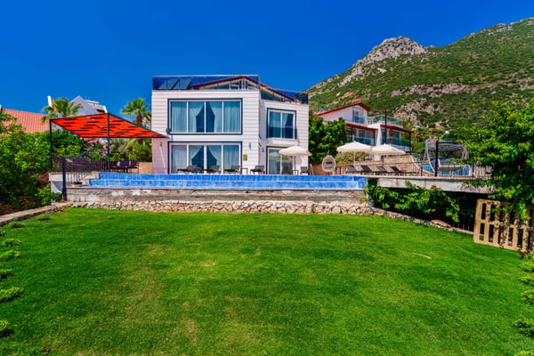 Villa Cream, Kalkan Merkezde, Deniz Manzaralı ve 6 Odalı 3