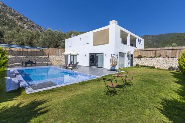 Villa Yek-1, Jakuzili, Korunaklı Havuzlu, Balayı Villası 1
