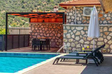 Villa Nisi, Kalkan Bölgesinde, İki Odalı, Jakuzili ve Saunalı, Korunaklı Villa 3