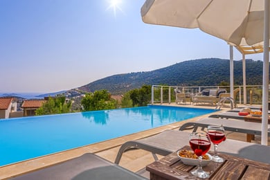 Villa Hera, Deniz Manzaralı, Denize Yakın, Geniş Havuzlu Villa 2