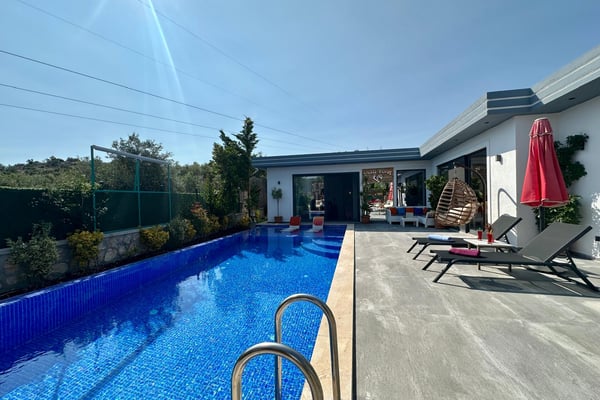 Villa Karnaval, Korunaklı Havuzlu, Jakuzili, Sinema Odalı Villa 2