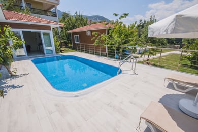 Villa Şiar-2, Havaalanına Yakın, Doğa İçinde ve Muhafazakar 2