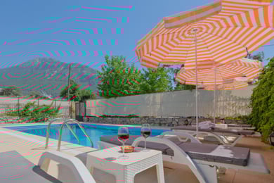 Villa Sevinç, Plaja Yakın, 3 odalı ve Özel Havuzlu 2