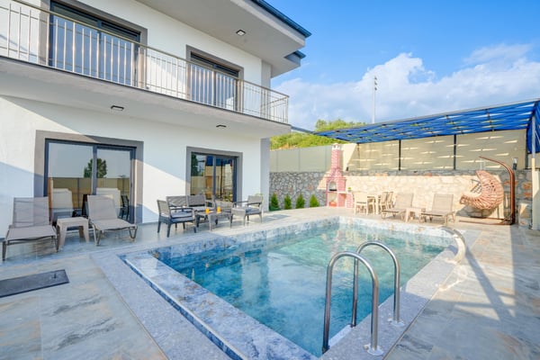 Villa Ersena-2, Doğa İçinde, Korunaklı ve Jakuzili 1
