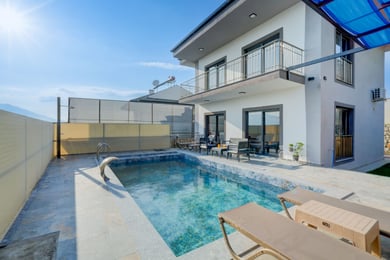 Villa Ersena-2, Doğa İçinde, Korunaklı ve Jakuzili 3