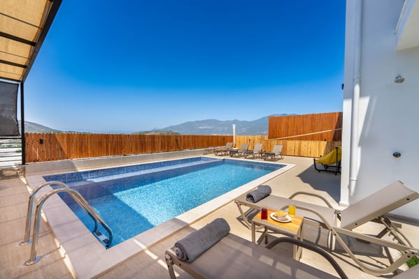 Villa Smurfs-2, Jakuzili, 3 Odalı, Korunaklı Havuz 2
