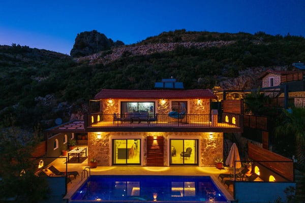 Villa Maki-2, İki Odalı, Sauna ve Kapalı Jakuzili Havuzlu 1