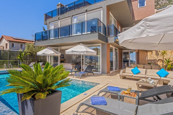 Villa Odessa, 5 Odalı, Jakuzili, Deniz Manzaralı, Lüks 1