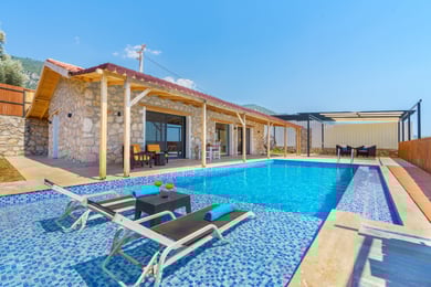 Villa Daimos-2, Jakuzili, Doğa İçerisinde ve Balayına Uygun 1