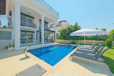Villa Pale, Merkezi Konumda, 3 Odalı ve Saunalı 1