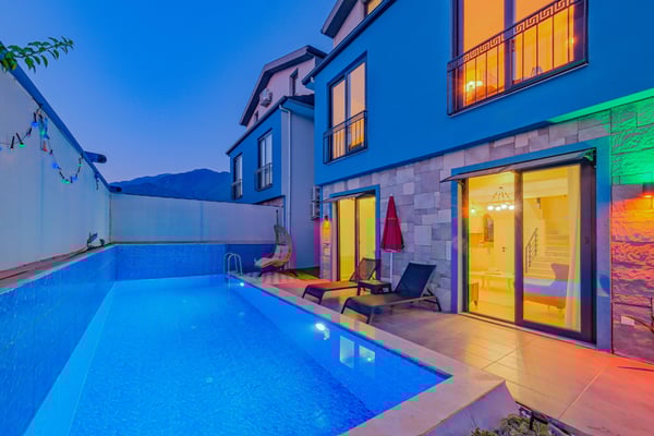 Villa Acantha-1, 3 Odalı ve Jakuzili 2