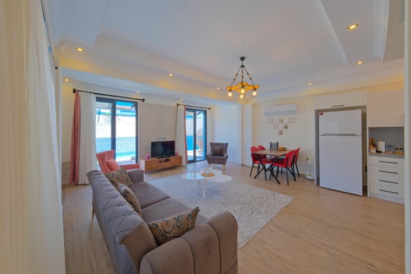 Villa Acantha-1, 3 Odalı ve Jakuzili 3