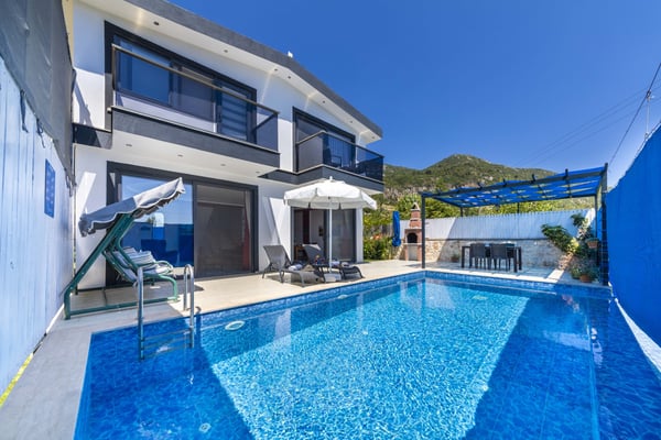 Villa Özgül, Jakuzili, Isıtmalı Kapalı Havuzlu Balayı Villası 1