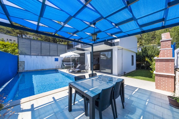 Villa Özgül, Jakuzili, Isıtmalı Kapalı Havuzlu Balayı Villası 3