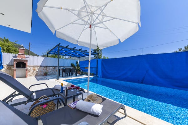 Villa Özgül, Jakuzili, Isıtmalı Kapalı Havuzlu 3