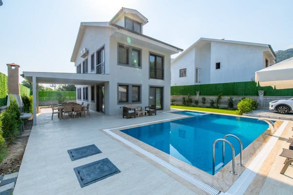 Villa Liman, Doğa İçerisinde, 6 Odalı ve Havaalanına Yakın 1