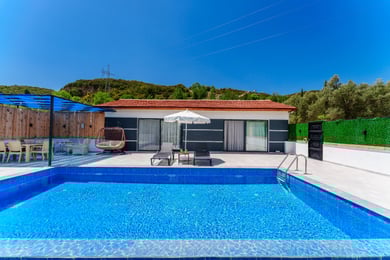 Villa Sonic-2, Doğa İçerisinde, Jakuzili ve Balayına Uygun 1