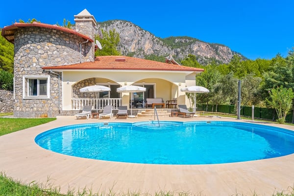 Villa Alize, Doğa İçinde, Korunaklı Havuzlu 1