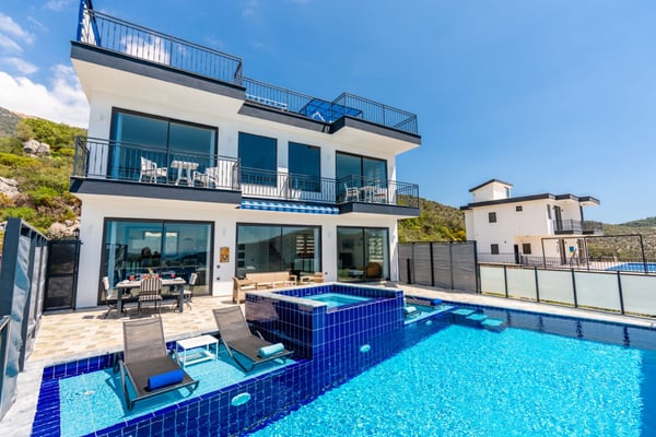 Villa Niko, 2 Odalı, Deniz Manzaralı, Jakuzili 1