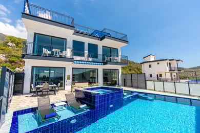 Villa Niko, 2 Odalı, Deniz Manzaralı, Jakuzili 1