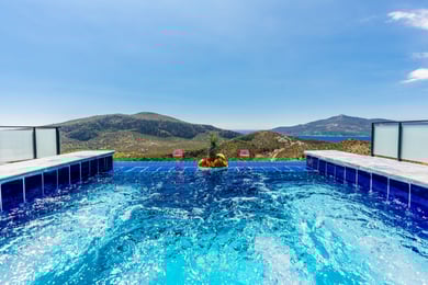 Villa Niko, 2 Odalı, Deniz Manzaralı, Jakuzili 3
