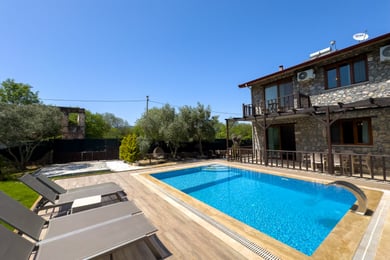 Villa Jess-1, Korunaklı, 3 Odalı ve Jakuzili 3