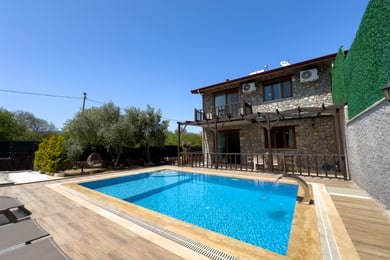Villa Jess-1, Korunaklı, 3 Odalı ve Jakuzili 2