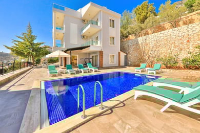 Villa İkon, 4 Odalı, Deniz Manzaralı, Denize Yakın 1