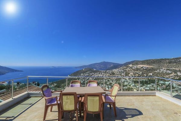 Villa İkon, 4 Odalı, Deniz Manzaralı, Denize Yakın 2