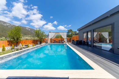 Villa Loka-2, Korunaklı, 2 Odalı ve Jakuzili 3