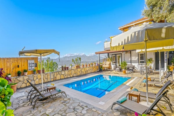 Villa Sedir-1, Doğa İçerisinde, Geniş Havuzlu,Isıtmalı Havuzlu 2