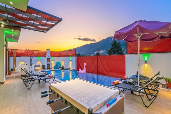 Villa Nevzemin, Jakuzili, Muhafazakar, Balayı Villası 3