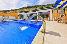 Villa Bale-1, Doğa İçerisinde, Muhafazakar Balayı Villası 2