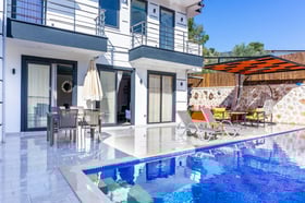 Villa Haily-2, Kaş Bölgesinde, 2 Odalı, 5 Kişilik, Jakuzili Villa 2