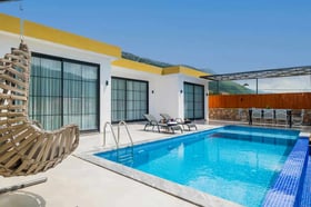 Villa Platin-1, Sarıbelen Bölgesinde, 3 Odalı, Jakuzili 2