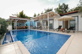 Villa Siyam-1, İslamlar Bögesinde, 2 Odalı, Jakuzili, Balayı Villası 1