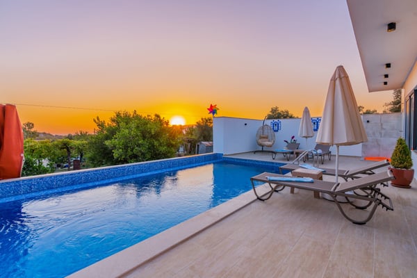 Villa Midas, Kalkan Bölgesinde, 2 Odalı, Jakuzili, Jeneratörlü Muhafazakar Villa 3