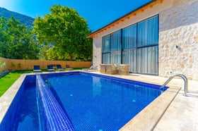 Villa Vergas-3, Kalkan Blgesinde, 3 Odalı, Jakuzili, Taş Ev 3