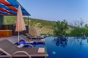 Villa Elanora, Kalkan Bölgesinde, 2 Odalı, Jakuzili, Muhafazakar Villa 1