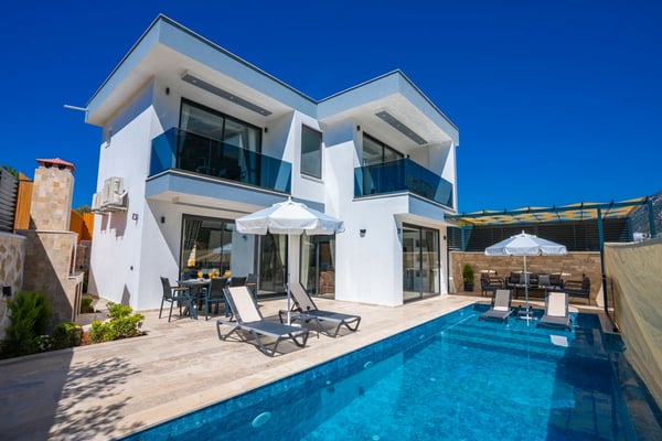 Villa Sarfoni, Kalkan Bölgesinde, 2 Odalı, Jakuzili, Muhafazakar Villa 1